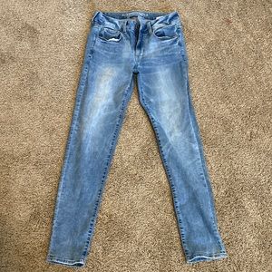 Light wash AE jeans